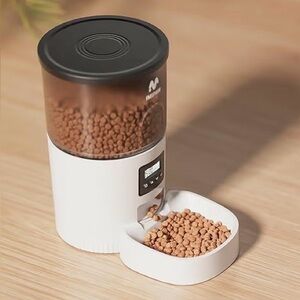 Automatic Pet Feeder with Digital Display
